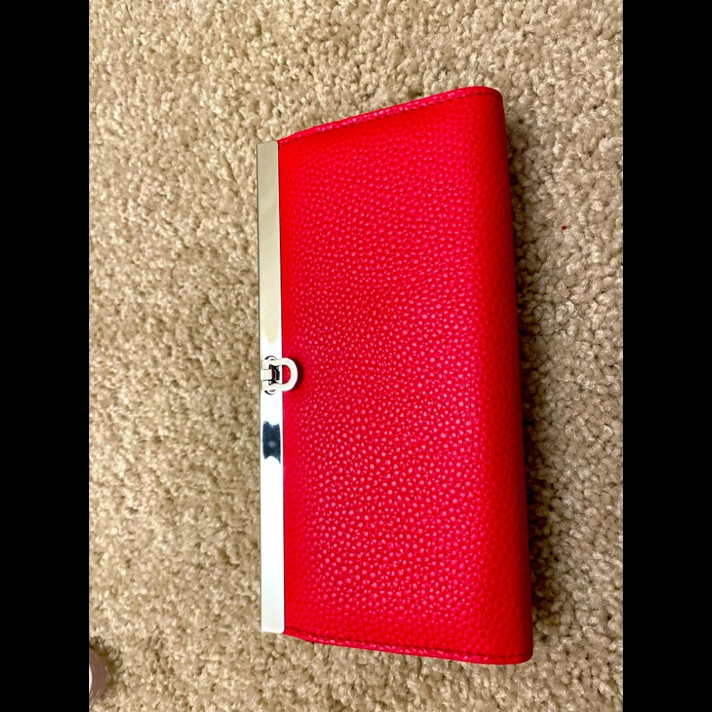 Mundi Red Bar Harbor Continental Travel Clip wallet